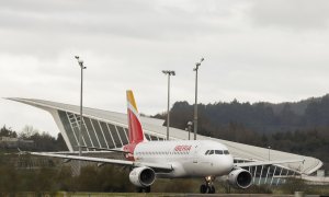 Imagen de archivo de un avión de Iberia en el aeropuerto de Bilbao