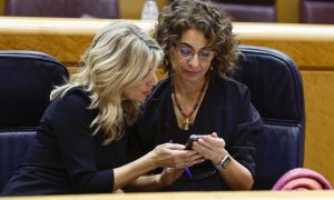 Las vicepresidentas segunda, Yolanda Díaz (i) y primera, María Jesús Montero, durante el pleno del Congreso, reunido excepcionalmente en el Senado, este martes 10 de enero de 2024.