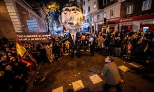 Manifestantes ultras, el pasado 31 de diciembre en la sede del PSOE de Ferraz.