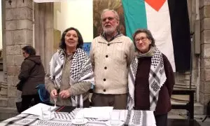 01/02/2024 - Gabriela Serra, Martí Olivella i Llum Mascaray en l'inici de la vaga de fam per Palestina.