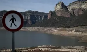 Vista del pantano de Sau en Barcelona, Catalunya, al 5,1% de su capacidad, su mínimo histórico, a 22 de enero de 2024.