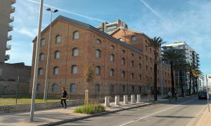 09/02/2024 - Exterior de l'antiga fàbrica de la CACI de Badalona.