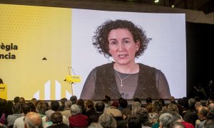 La secretaria general de ERC, Marta Rovira, interviene de manera telemática durante el congreso de ERC, en la Fira de Lleida, a 28 de enero de 2023, en Lleida.