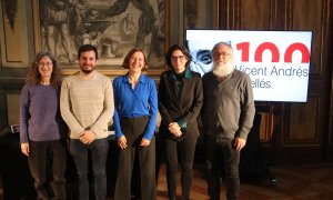 Fotografia de família amb els responsables de l'Any Estellés