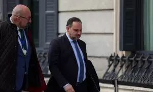 El exministro de Transportes, José Luis Ábalos, junto a su exasesor Koldo García, en Madrid, a 7 de enero de 2020.