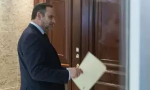 El exministro de Transportes y diputado del PSOE, José Luis Ábalos, a su salida en el Congreso de los Diputados, a 27 de febrero de 2024, en Madrid (España)