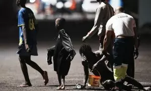 Fotografía de noviembre de 2023, de varios migrantes a su llegada al muelle de La Restinga, en El Hierro (Islas Canarias). E.P./H.Bilbao