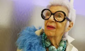 Fotografía de archivo de la diseñadora estadounidense e icono de la moda Iris Apfel en la presentación de la colección otoño-invierno 2016 de Atelier Swarovski, en San Juan (Puerto Rico).