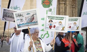 Médicos de Atención Primaria durante una concentración. A 20 de marzo de 2023, en Sevilla. Imagen de archivo.