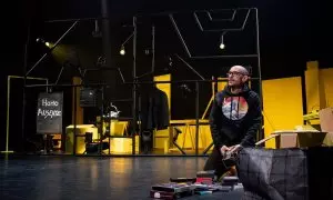 Momento de la escena de 'Homo Ausente' en el teatro de Cuarta Pared