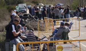 Protesta de funcionarios de prisiones cerca de la cárcel de Puig de les Basses, en Figueres.