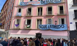 Fachada del centro social okupado (CSO) La Rosa, en el barrio de La Latina, en Madrid.