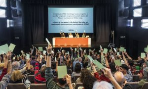 Un moment de la votació de les bases de Barcelona en Comú aquest vespre.