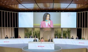 La presidenta del Banco Santander, Ana Botin, interviene durante la junta de accionistas de la entidad, en su sede corportativa en la localidad madrileña de Boadilla.