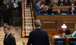 El presidente del Gobierno, Pedro Sánchez, junto a la vicepresidenta primera, María Jesús Montero, en el Congreso el pasado 21 de marzo. A su lado, la vicepresidenta segunda, Yolanda Díaz.