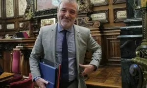 27/03/2024 El alcalde de Barcelona, Jaume Collboni, durante el pleno en el que ha planteado al consejo municipal una cuestión de confianza, a 27/03/2024.