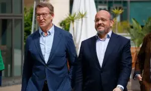 Alberto Núñez Feijóo, president del PP, i Alejandro Fernández, candidat del PPC a les eleccions.