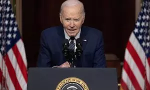 Joe Biden en la Sala de Tratados Indios del edificio de la Oficina Ejecutiva de Eisenhower en el complejo de la Casa Blanca