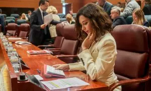 La presidenta de la Comunidad de Madrid, Isabel Díaz Ayuso, durante una sesión plenaria en la Asamblea de Madrid, a 13 de octubre de 2022, en Madrid (España).