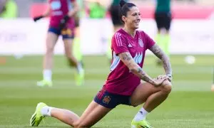 18/04/2024 Jennifer Hermoso calienta durante la final de la UEFA Womens Nations League, a 28 de febrero de 2024.