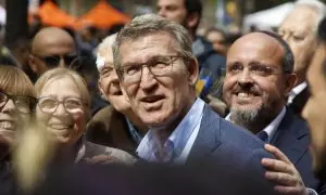 Alberto Núñez Feijóo y Alejandro Fernández, durante su visita a Barcelona por el día de Sant Jordi, a 23 de abril de 2024, en Barcelona.