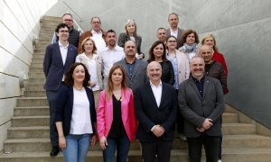 La cap de Llista de Junts per Catalunya a Lleida, Alt Pirineu i Aran al 12-M, Jeannine Abella, amb altres membres que l'acompanyen a la llista