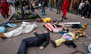 Ecologistas de Extinction Rebellion protestan contra la crisis climática en Boston (EEUU), a 20 de abril de 2024.