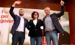 L'expresident del Govern espanyol, José Luis Rodríguez Zapatero, en un acte de campanya del PSC a Tarragona, acompanyat de l'alcalde Rubén Viñuales i la cap de llista a la circumscripció de Tarragona, Rosa Maria Ibarra.