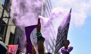 03/05/2024 Cientos de mujeres participan en una manifestación para exigir el fin de la violencia contra las mujeres, a 8 de marzo de 2023.