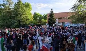 Fotografía tomada durante la asamblea que se ha celebrado en Ciudad Universitaria de Madrid para planificar la acampada de estudiantes en apoyo a Palestina, a 7 de mayo de 2024.