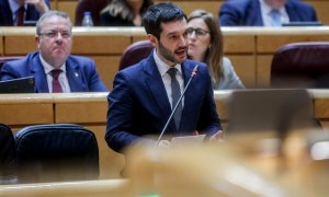 El ministro de Derechos Sociales, Consumo y Agenda 2030, Pablo Bustinduy, durante una sesión de control al Gobierno, en el Senado, a 9 de abril de 2024, en Madrid.