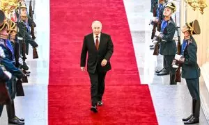 El presidente ruso Vladimir Putin llega para asistir a su ceremonia de toma de posesión como presidente de la Federación Rusa en el Kremlin.