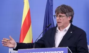 El candidato de Junts, Carles Puigdemont, analiza los resultados de las elecciones en una rueda de prensa en Argelers.