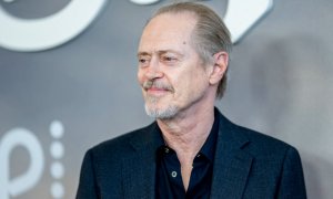 Steve Buscemi asiste al estreno mundial de "Bupkis" de Peacock en el Teatro Apollo el 27 de abril de 2023 en la ciudad de Nueva York.