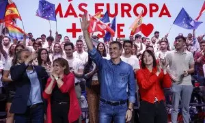 El expresidente del Gobierno José Luis Rodríguez Zapatero, la candidta del PSOE a las elecciones europeas, Teresa Ribera, el presidente del Gobierno, Pedro Sánchez, y la secretaria general del PSPV-PSOE, Diana Morant, durante el inicio de la campaña a los