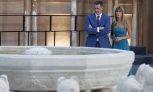 El presidente del Gobierno, Pedro Sánchez, junto a su esposa, Begoña Gómez, durante la cumbre europea celebrada en Granada.