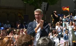 El presidente del Partido Popular, Alberto Núñez Feijóo, durante un acto de campaña del Partido Popular, en la Plaza de los Sitios, a 2 de junio de 2024, en Zaragoza, Aragón (España).