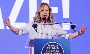 La primera ministra italiana, Giorgia Meloni, habla durante una conferencia de prensa sobre los resultados de las elecciones europeas en el comité electoral del partido Hermanos de Italia en Roma, a 11 de junio de 2024.