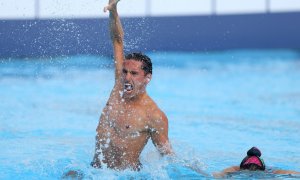 Los nadadores Emma García y Dennis González en la final del campeonato de Europa, en Belgrado, Serbia, a 12 de junio de 2024.