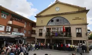 El Ayuntamiento de Soto del Real, en Madrid, convoca cinco minutos de silencio tras el hallazgo del cadáver de Soledad.