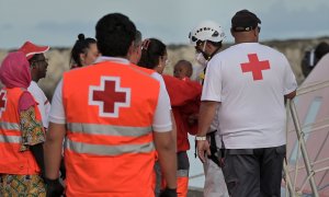 Imagen de archivo de varios trabajadores de Salvamento Marítimo en Canarias.