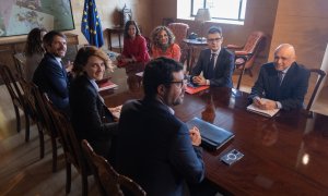 Dirigentes de PSOE y Sumar, reunidos en el Congreso el pasado mes de mayo.