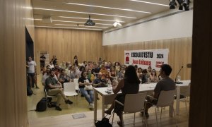 La xerrada 'Feminisme i l'organització popular i sindical' s'ha celebrat aquest dijous a Barcelona, previ al guix d'actes de Gurb