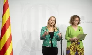 22/7/24 Las conselleras de Economía, Natàlia Mas (i), y de Territorio,Ester Capella (d),en la rueda de prensa de este lunes en Barcelona.