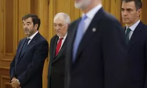 Pedro Sánchez junto al presidente del Tribunal Constitucional, Cándido Conde-Pumpido, y el presidente del CGPJ, Vicente Guilarte, durante la ceremonia de promesa de los nuevos vocales de la institución.