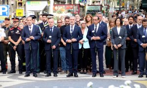 17/08/2024 - Diverses autoritats, com l'alcalde Collboni, els consellers Parlon i Espadaler, o el president del Parlament, Josep Rull, en l'homenatge a les víctimes de l'atemptat del 17-A.