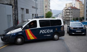 Foto de archivo de dos coches de la Policía Nacional.