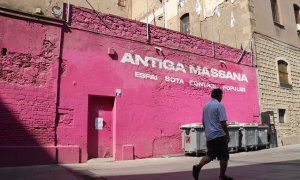 Entrada a l'espai de l'Antiga Massana ubicat al barri del Raval de Barcelona.