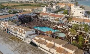 Imagen de archivo de varias personas bailando durante una fiesta de la discoteca Ushuaia Ibiza, en Ibiza, Balears (España).