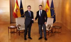 Los líderes de PP y Vox, Alberto Núñez Feijóo y Santiago Abascal, en un encuentro mantenido en el Congreso el pasado mes de septiembre.